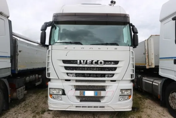 6#7092 Trattore stradale Iveco