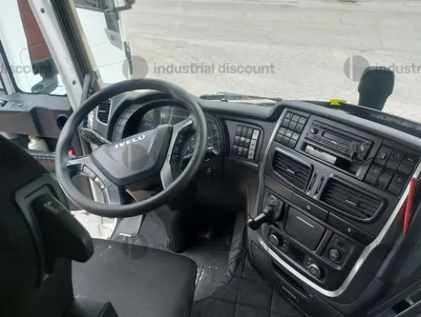 1#10194 Trattore stradale Iveco