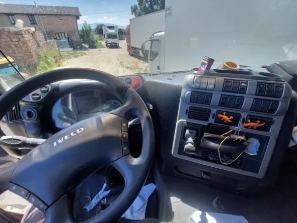 4#8454 Trattore stradale Iveco 450