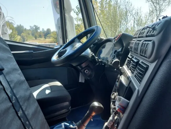 4#8044 Trattore stradale Iveco