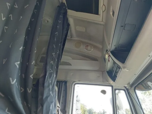 4#8044 Trattore stradale Iveco