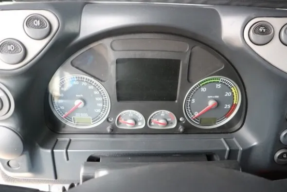 7#7092 Trattore stradale Iveco