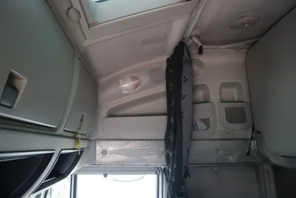 7#7092 Trattore stradale Iveco