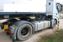 7#7092 Trattore stradale Iveco