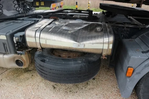 7#7092 Trattore stradale Iveco