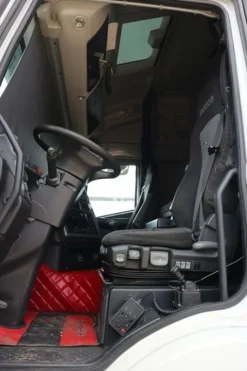 7#7092 Trattore stradale Iveco