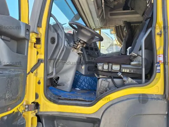2#9649 Trattore stradale Iveco Magirus