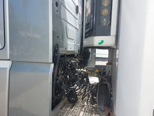 1#8351 Trattore stradale MERCEDES DAIMLER AG -963-4-A ACTROS 1845 LS