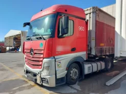 15#8302 Trattore stradale Mercedes New Actros 1845