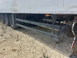 13#8177 Trattore stradale Scania e Semirimorchio isotermico Schmitz
