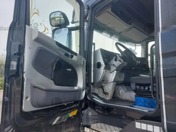 3#8641 Trattore stradale Scania R 500