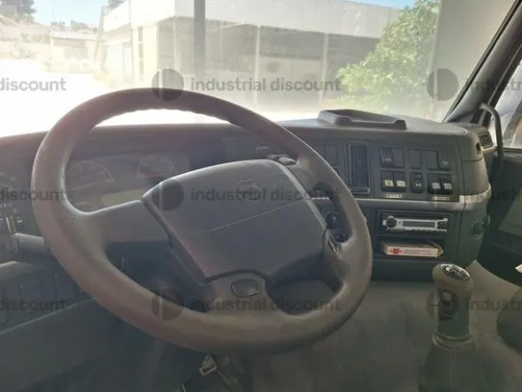 24#10158 Trattore stradale Volvo FM12 460