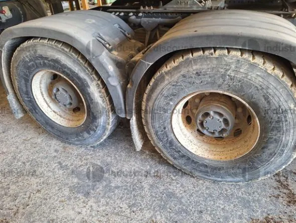 24#10158 Trattore stradale Volvo FM12 460
