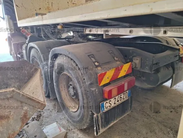 24#10158 Trattore stradale Volvo FM12 460