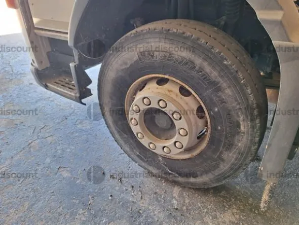 24#10158 Trattore stradale Volvo FM12 460