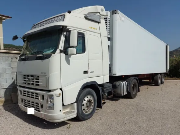 2#7828 Trattore stradale Volvo Truck FH12 460