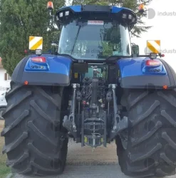 1#8964 Trattore Valtra