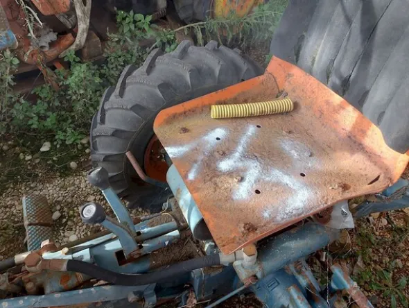 579#73951 Trattori agricoli e macchine dismessi