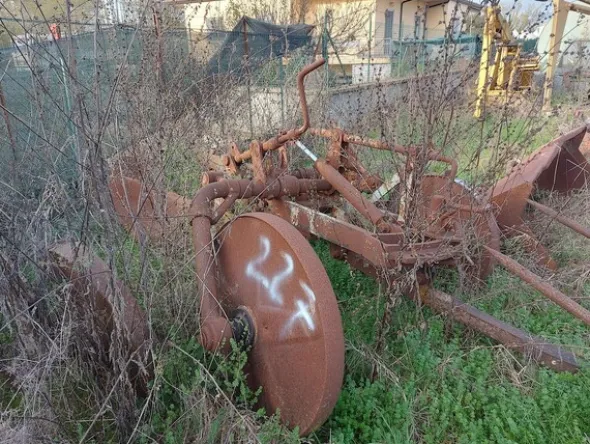 579#73951 Trattori agricoli e macchine dismessi