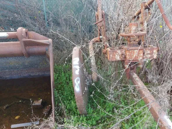 579#73951 Trattori agricoli e macchine dismessi