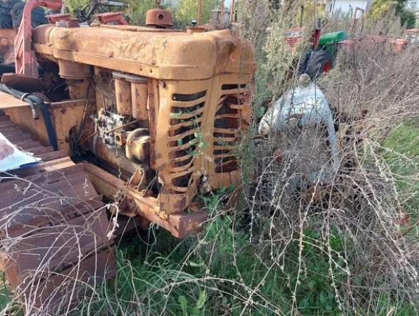 579#73951 Trattori agricoli e macchine dismessi