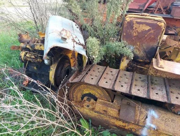 579#73951 Trattori agricoli e macchine dismessi