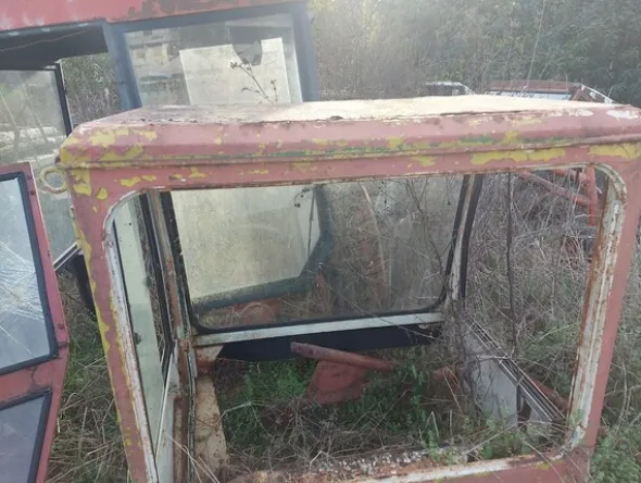 579#73951 Trattori agricoli e macchine dismessi