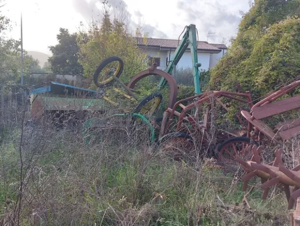 579#73951 Trattori agricoli e macchine dismessi
