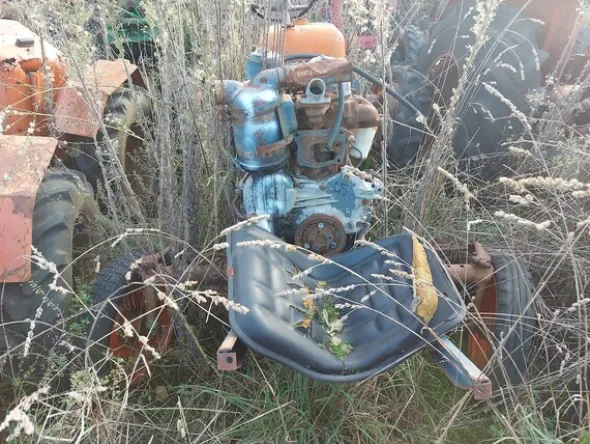579#73951 Trattori agricoli e macchine dismessi