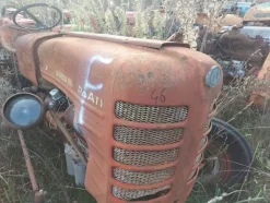 579#73951 Trattori agricoli e macchine dismessi