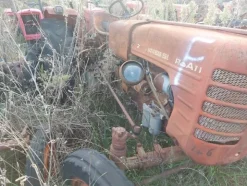 579#73951 Trattori agricoli e macchine dismessi
