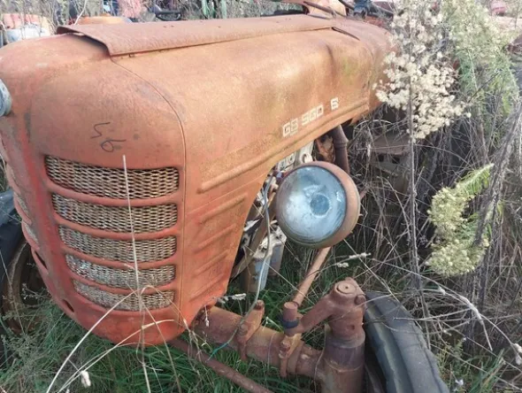 579#73951 Trattori agricoli e macchine dismessi