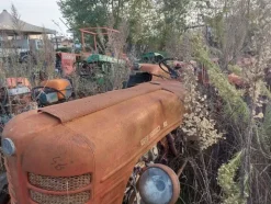 579#73951 Trattori agricoli e macchine dismessi