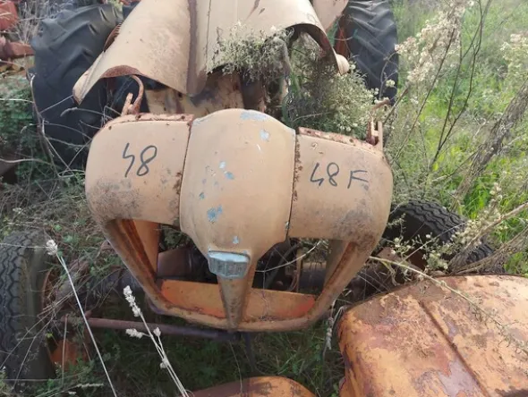 579#73951 Trattori agricoli e macchine dismessi