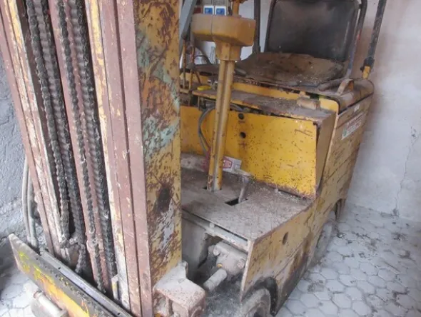 579#73951 Trattori agricoli e macchine dismessi