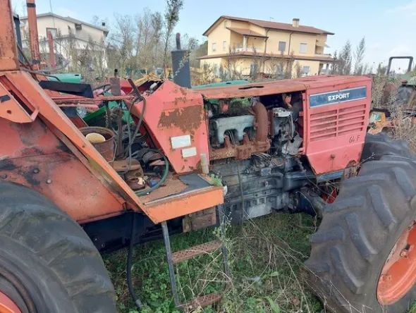 579#73951 Trattori agricoli e macchine dismessi