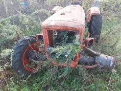 579#73951 Trattori agricoli e macchine dismessi