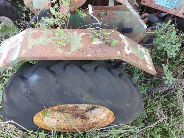 579#73951 Trattori agricoli e macchine dismessi
