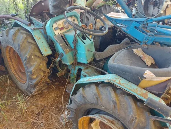 579#73951 Trattori agricoli e macchine dismessi