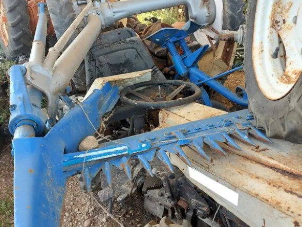 579#73951 Trattori agricoli e macchine dismessi