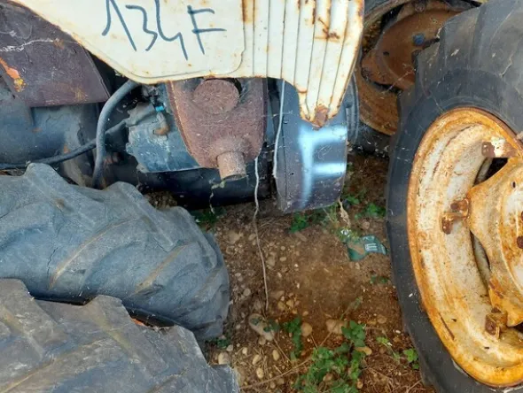 579#73951 Trattori agricoli e macchine dismessi