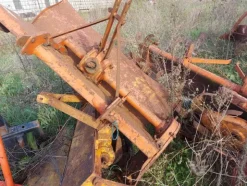 579#73951 Trattori agricoli e macchine dismessi