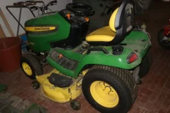 56#3453 Trattorino idrostatico John Deere