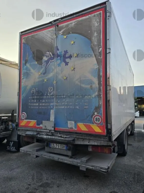 2#10030 Trattori stradali Scania, Autocarro isotermico Scania e semirimorchi
