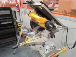 11#9543 Troncatrice Dewalt con supporto