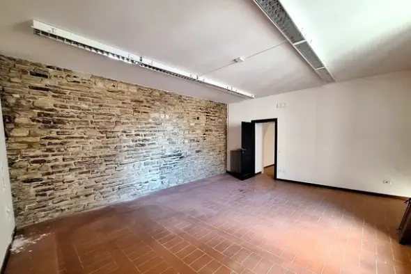 #23502 Uffici e alloggio in edificio storico ristrutturato