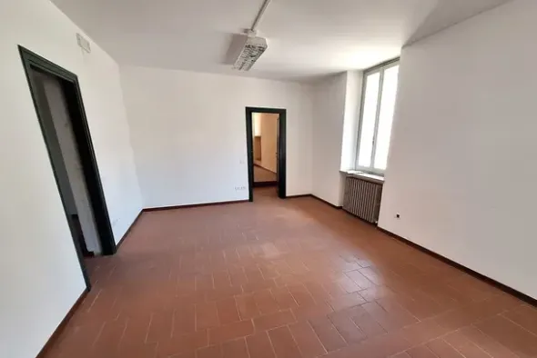 #23502 Uffici e alloggio in edificio storico ristrutturato