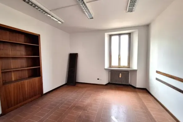 #23502 Uffici e alloggio in edificio storico ristrutturato