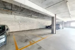 #24216 Ufficio al piano nono e sei posti auto