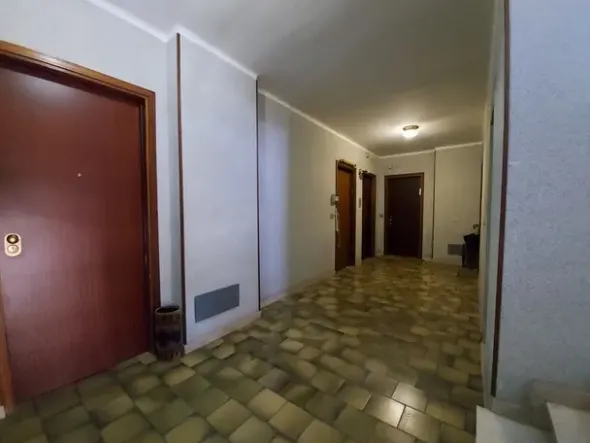 #16165 Ufficio al piano primo con cantina e soffitta